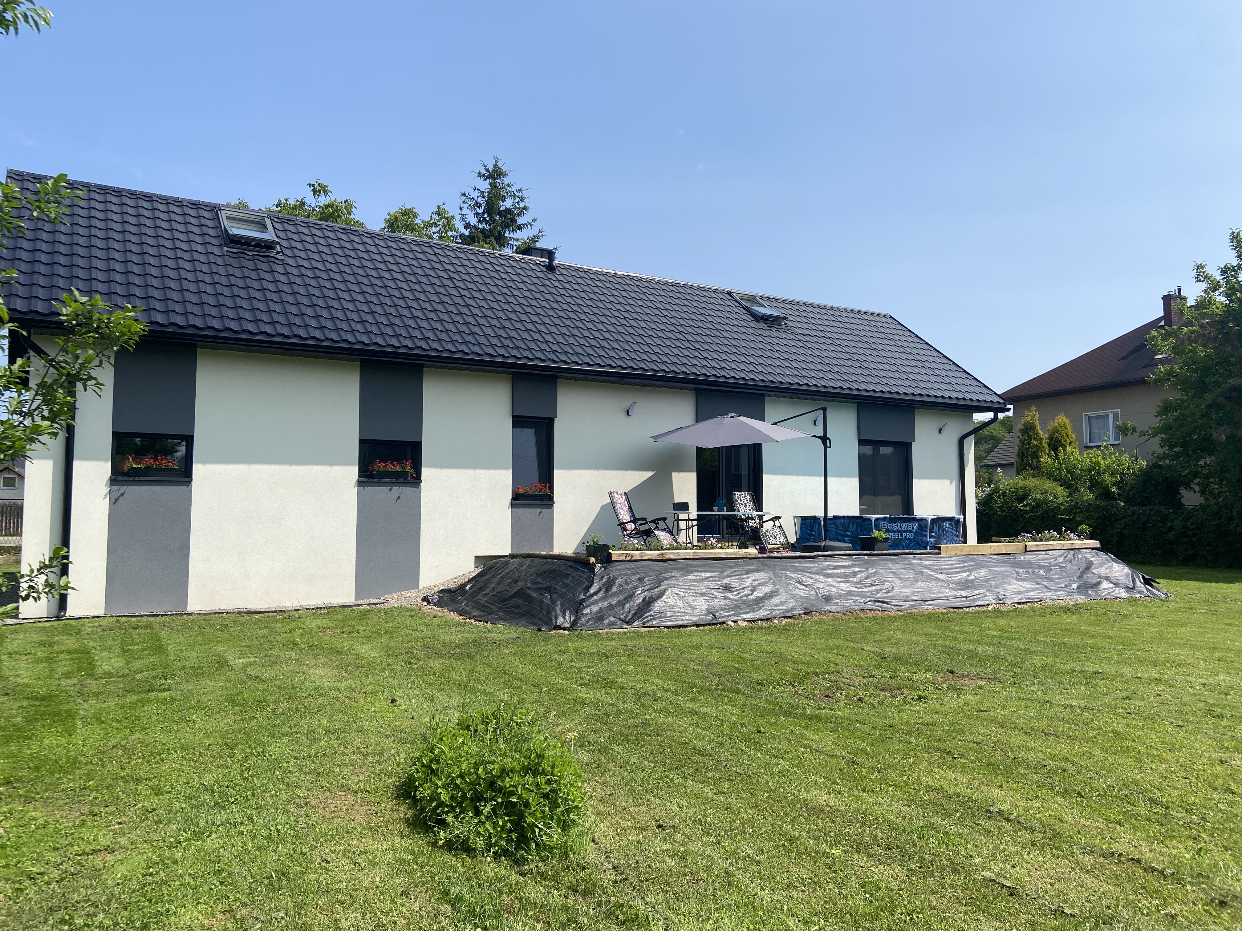 Komfortowy dom 144 m² z ogrodem i stodołą – Zagórze, gm. Babice